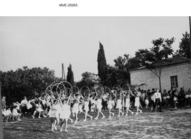 Ο Άγιος Στέφανος Αττικής του '65 - 70' - Γυμναστικές επιδείξεις