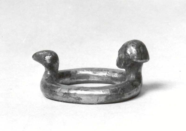 Bow ring, for stringing a bow