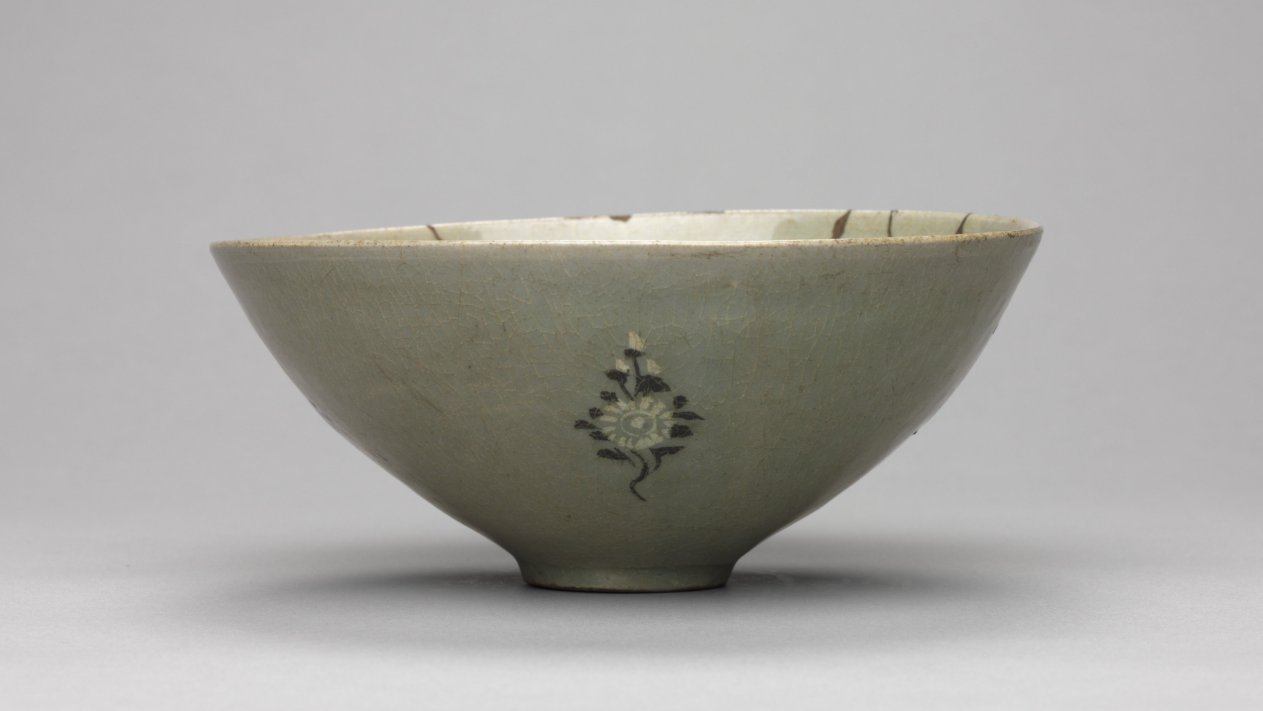 Bowl with Fish and Waves in Relief