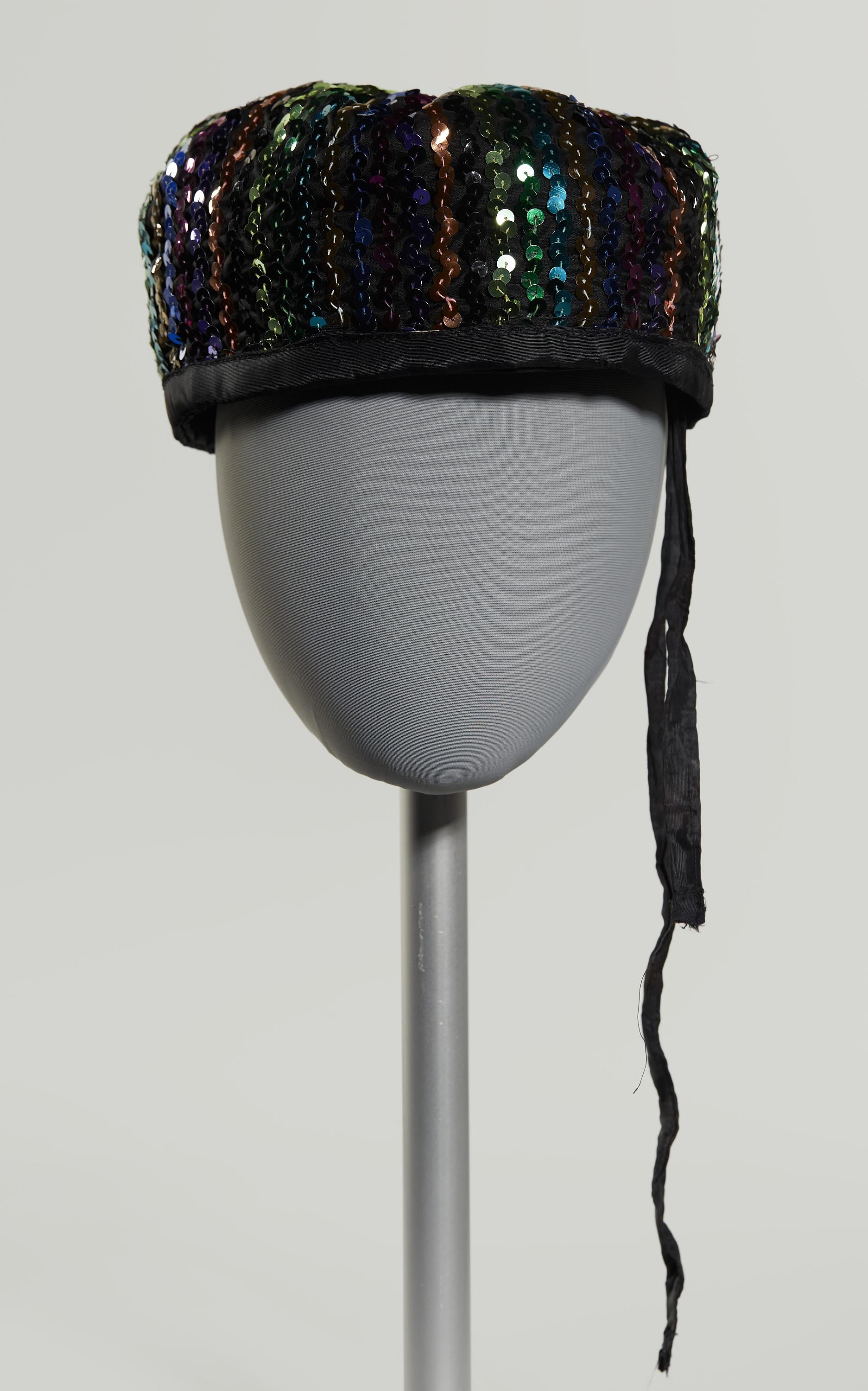 Brimless mulitcolored sequined hat