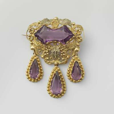 Broche