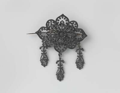 Broche