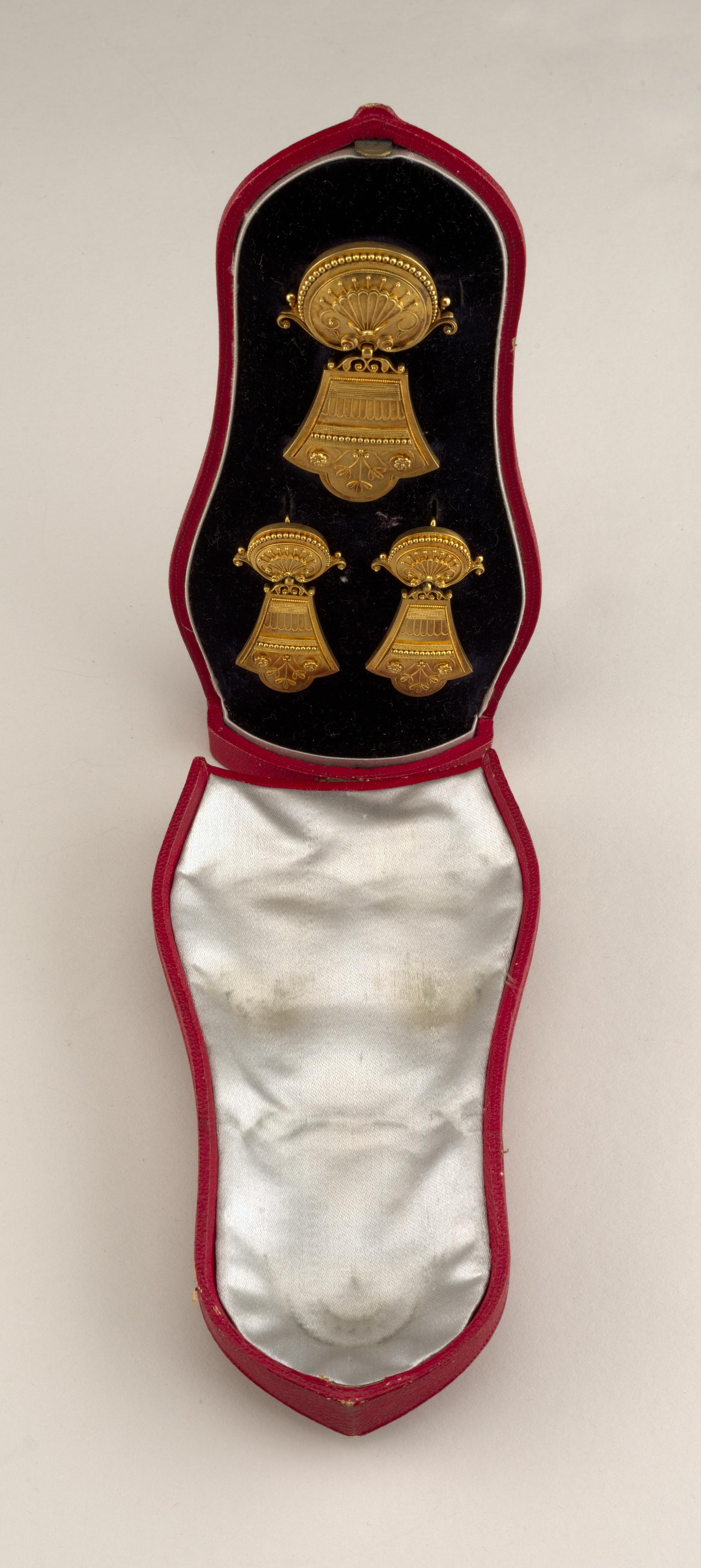 Brooch and earrings