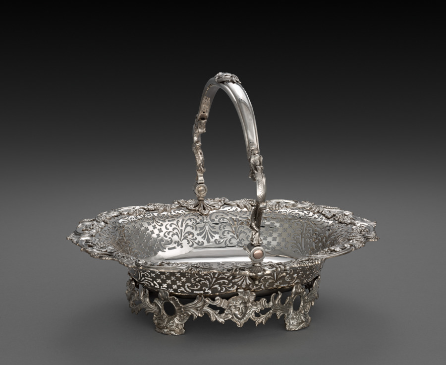 Cake Basket