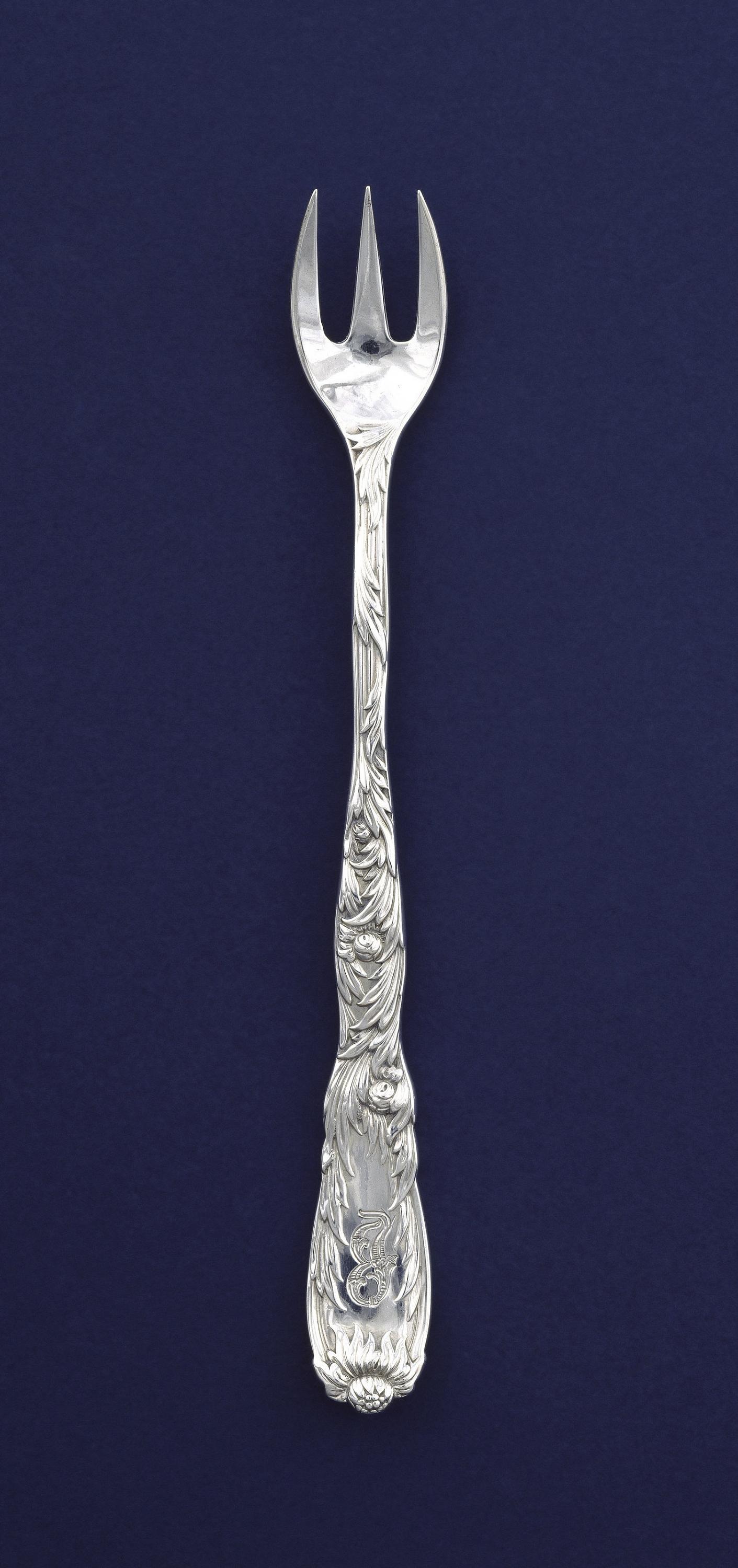 Chrysanthemum Pattern Oyster Fork