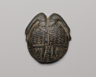 Cosmetic Saucer Decorated with Swans