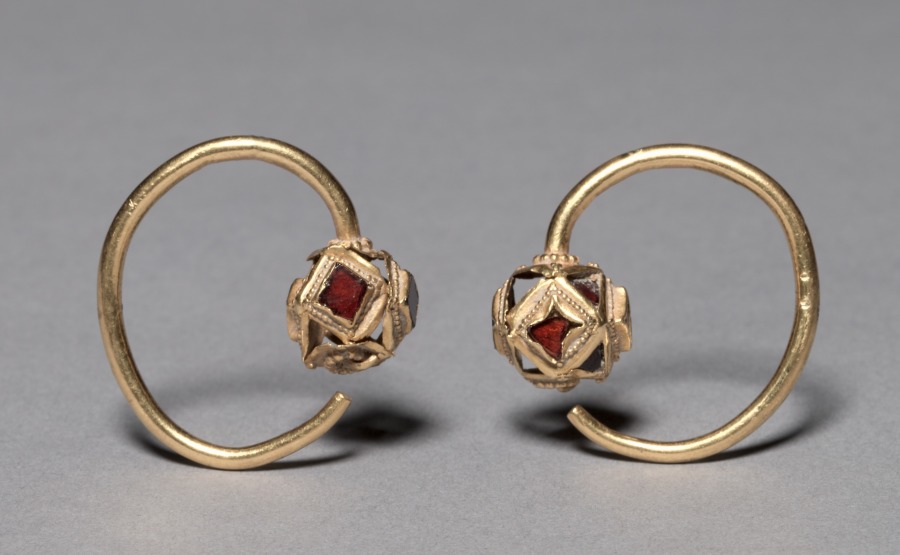 Earrings (pair)