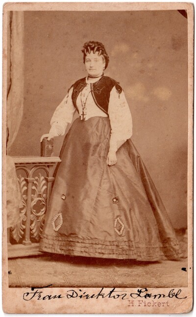 Žena direktora Lambla