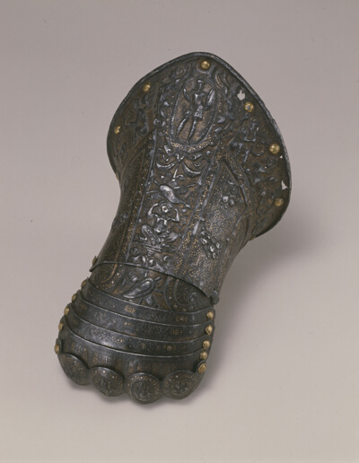 Gauntlet for the Left Hand