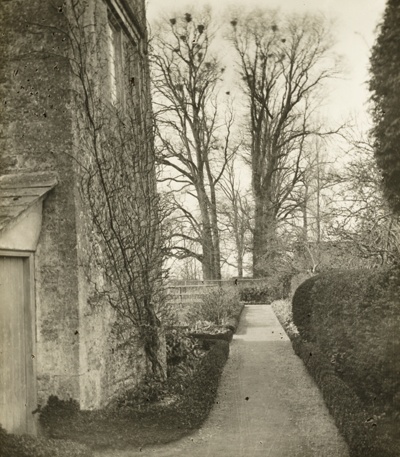 Kelmscott Manor: In the Garden