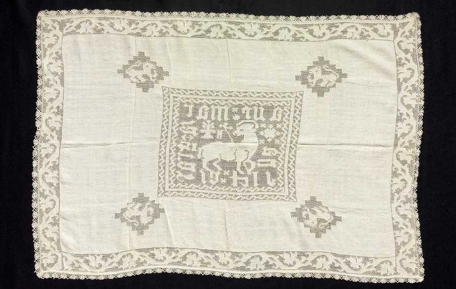 Lace Cloth