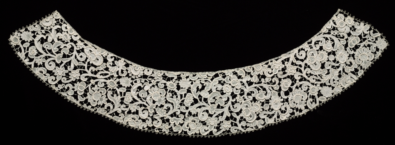 Lace Collar