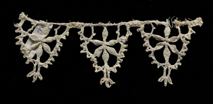 Lace Edging of Points