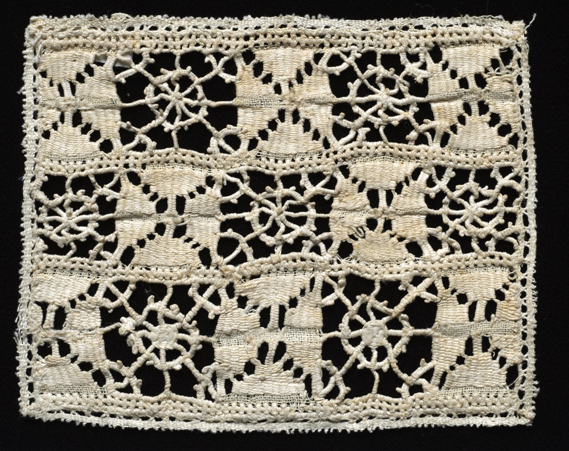 Lace fragment