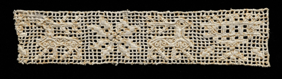 Lace fragment
