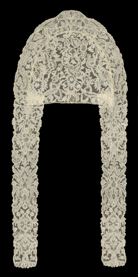 "Lace Head" (Garniture, Cap and Lappets)