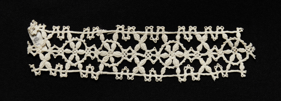 Lace Insertion (no selvage)