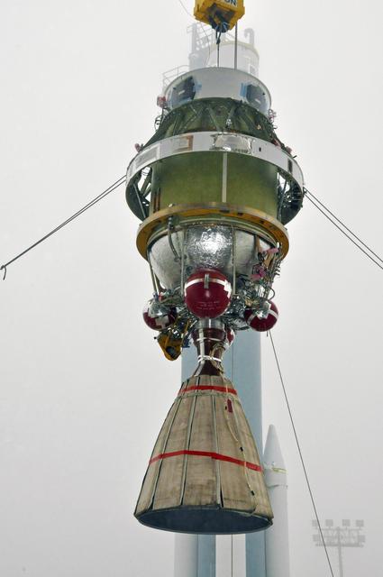 Lifting of NASA OCO-2 Delta II Launch Vehicle