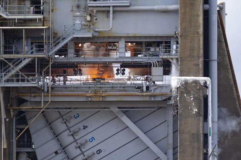 NASA Marks Halfway Point for Artemis Moon Rocket Engine Certification Series