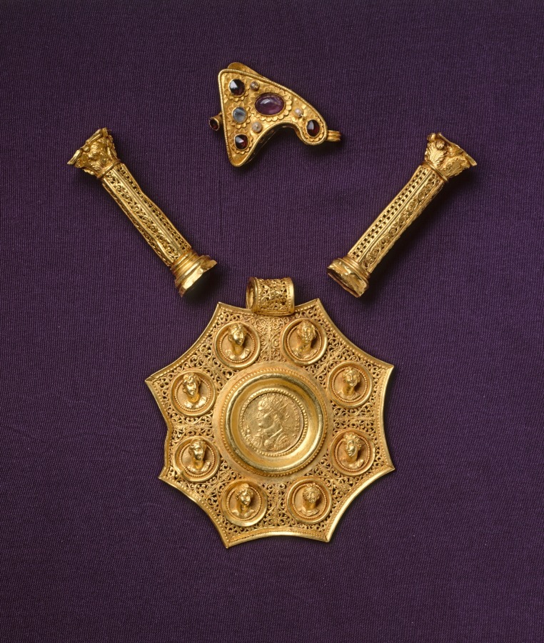 Octagonal Pendant with Corinthian Column Spacers and Clasp Set