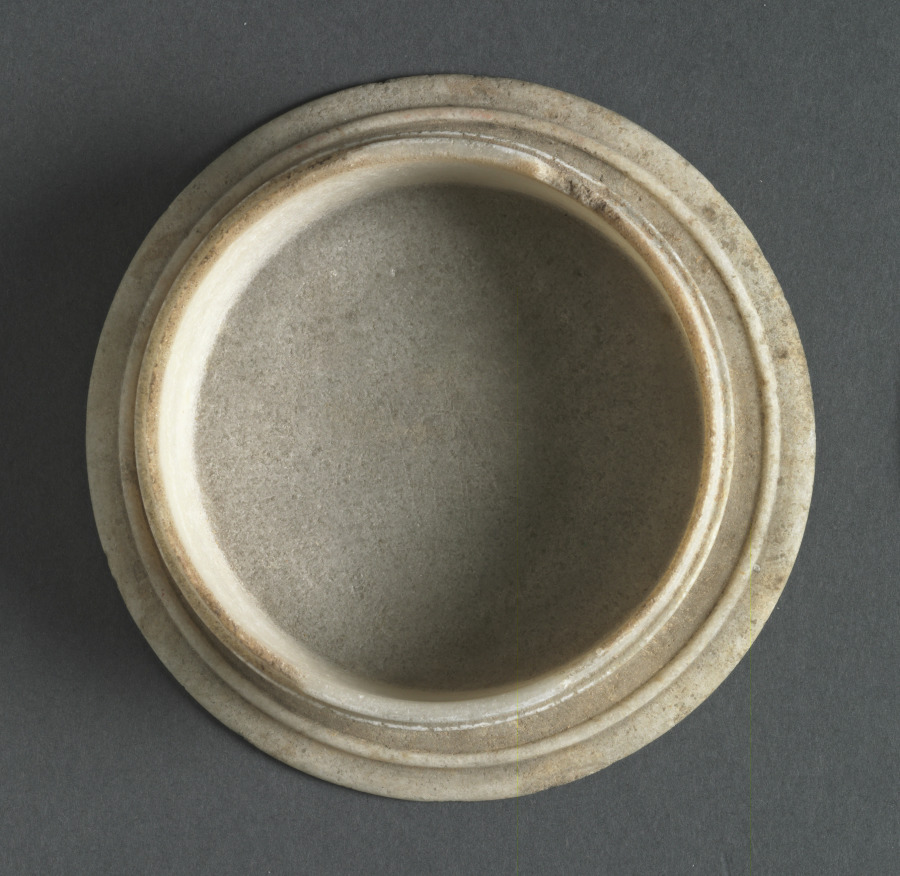 Pyxis
