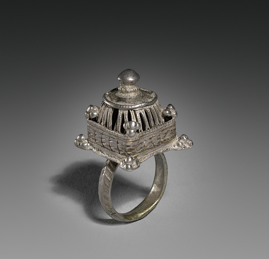 Ring