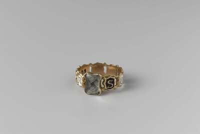 Ring met inscriptie ‘souvenir’