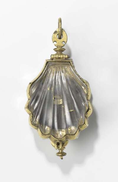 Shell-shaped Watch