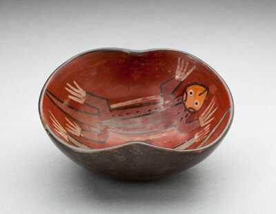Small Inset Side Bowl Depicting a Pair of Lizards in the Interior