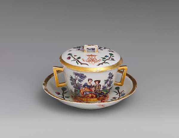Small tureen and stand