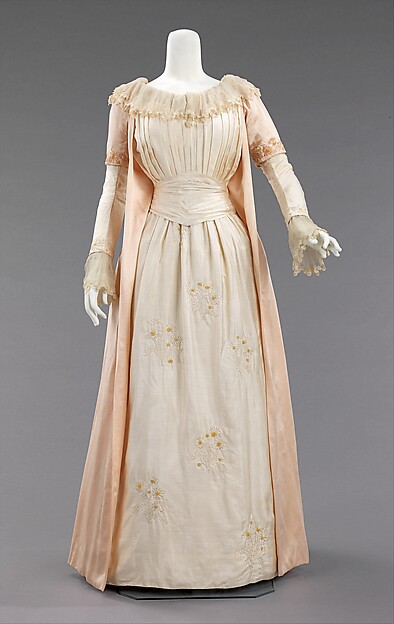 Tea gown