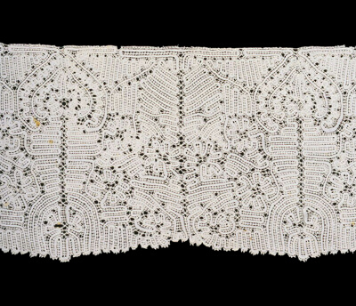 Three Fragments (Border)
