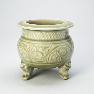 Tripod Incense Burner (Censer) with Peony-Leaf Scrolls, Netlike Petals, and Masklike Legs