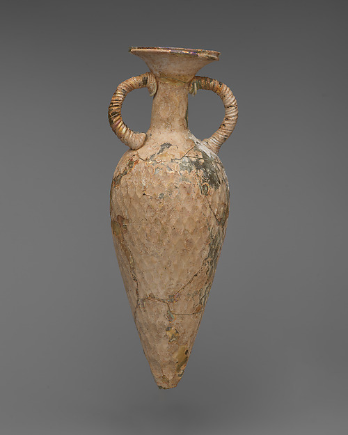 Two-handled vessel with a pierced base