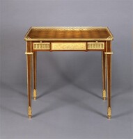 Writing Table (table à écrire)