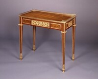 Writing Table (table à écrire)